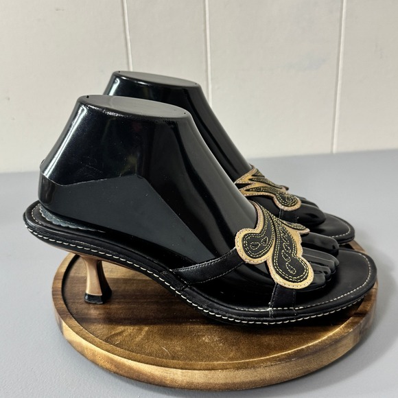 Indigo by Clarks Sandals Slides Heels Black Leather Paisley Ornament Size 8M - Picture 1 of 11